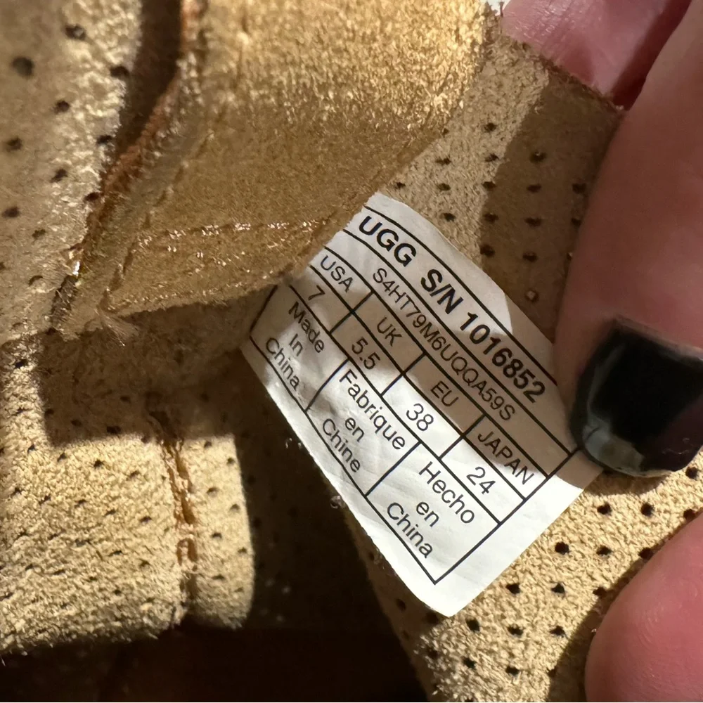 Ugg boots - Picture 4 of 4